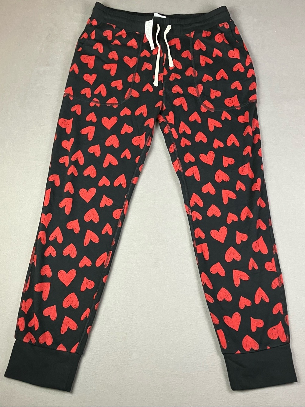 American Eagle Men’s Size M AE Lounge Sweatpant Joggers Hearts Red Black NWT!